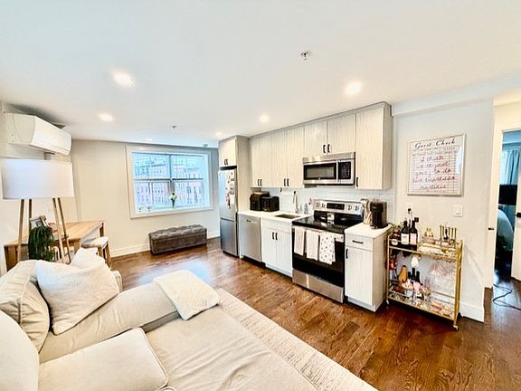 5th image of 366 Hanover St #6