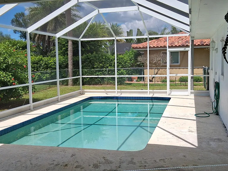 441 Rubens Dr E — Photo 11