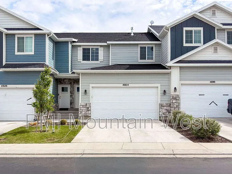4924 E Breezy Patch Rd — Photo 1