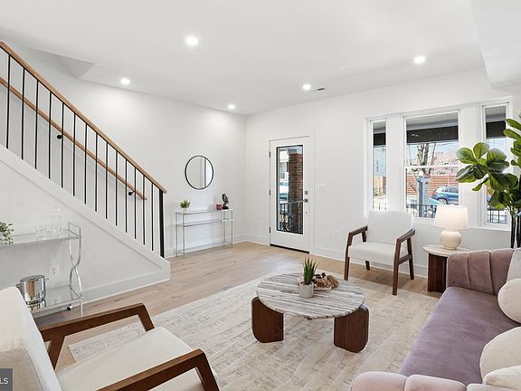 5th image of 1739 Independence Ave SE