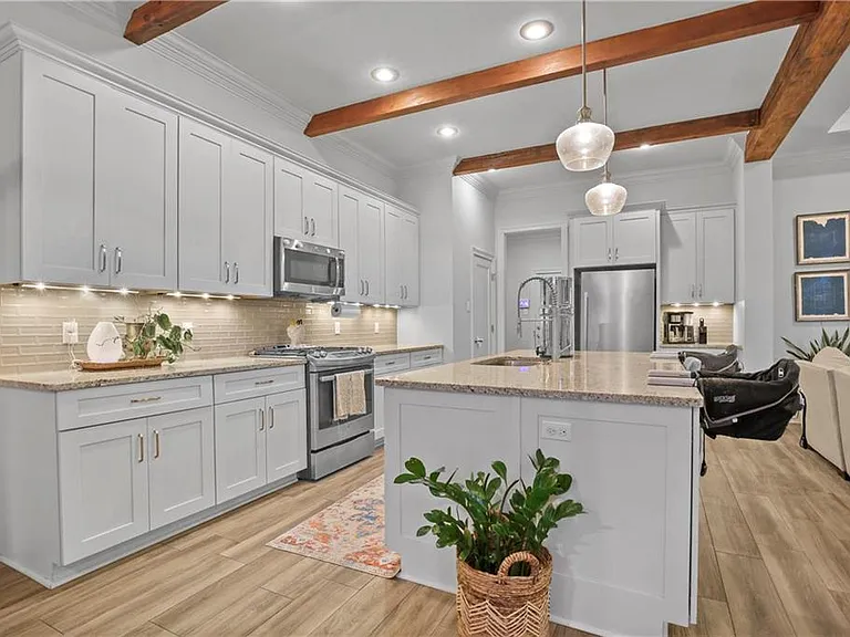 6020 Canary Dr — Photo 6