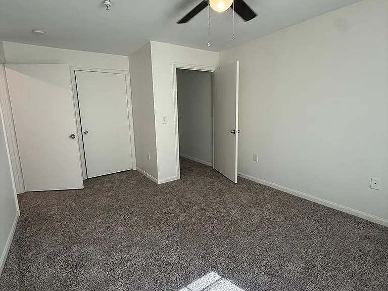 Highlands Apts — Photo 9