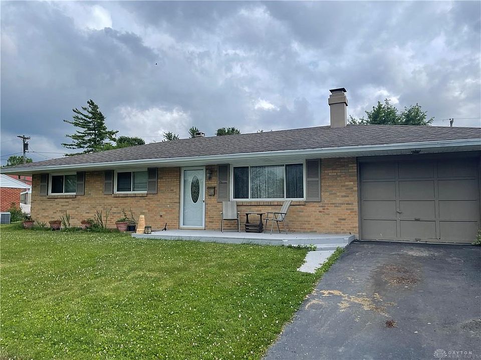1st image of 11 Greencliff Dr
