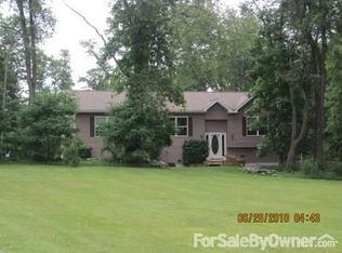 71 Drake Rd, Pleasant Valley, NY 12569