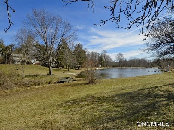 2nd image of 24 Fox Hollow Ct