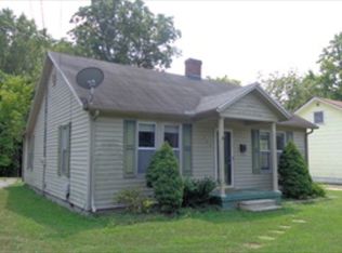 909 Chickasaw Rd, Paris, TN 38242