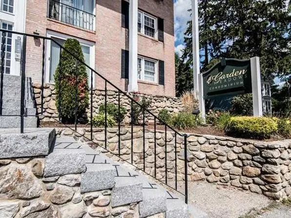 92 East Broadway, Derry, NH 03038