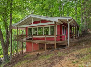1566 Red Maple Dr, Waynesville, NC 28785