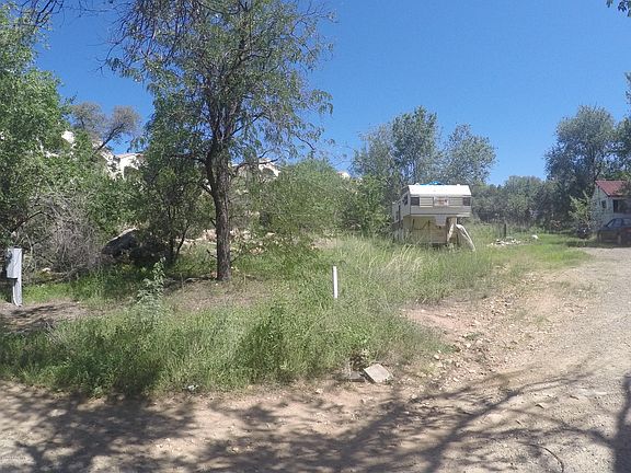 4th image of 913 Canterbury Ln