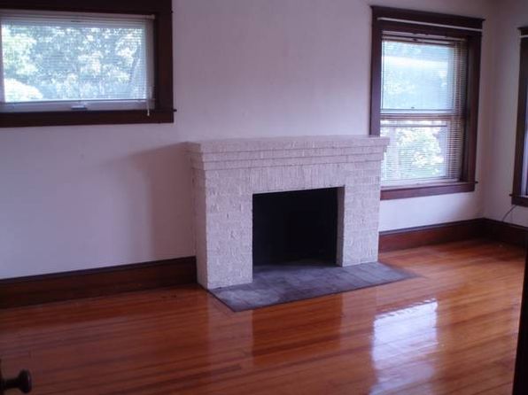 74 High St #8