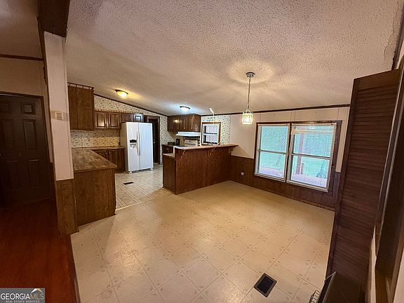 4th image of 535 Old Stagecoach Rd