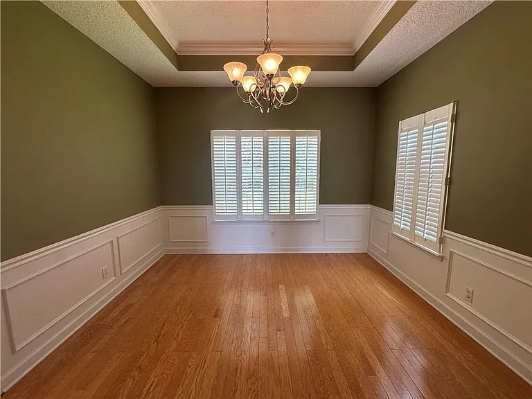 235 Wellington Pl — Photo 3