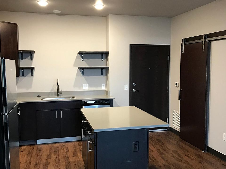 1st image of 430 SE Laurel St #63cab49ea