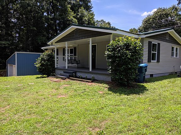 3rd image of 216 Lakeview Dr