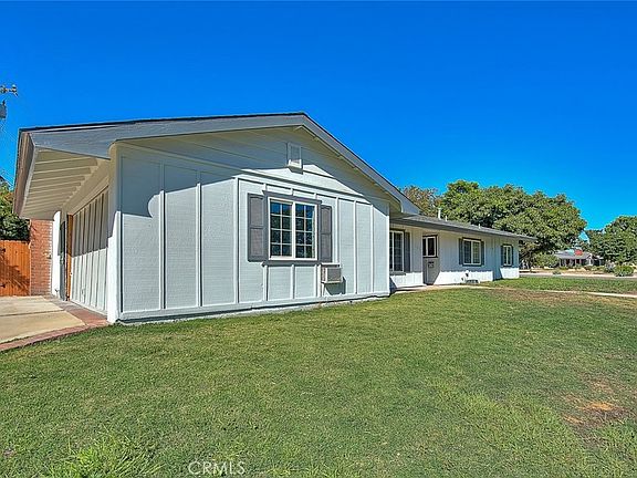 2nd image of 340 W Caroline Ct