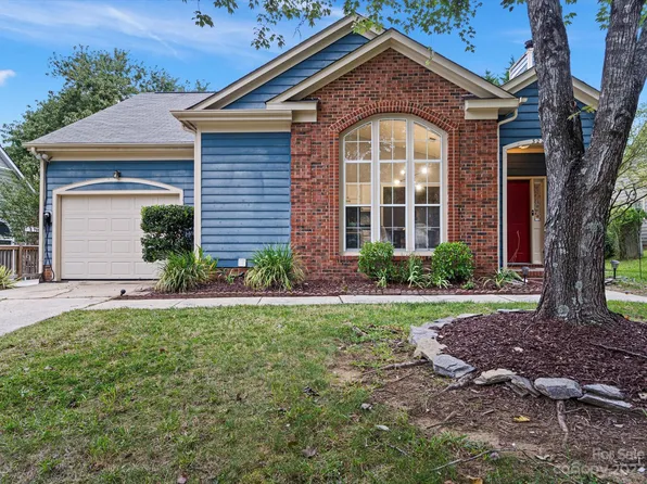 3225 Twin Falls Ln, Matthews, NC 28105