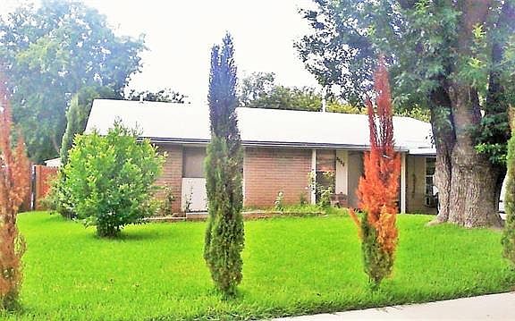 3rd image of 1406 Glynn Oaks Dr