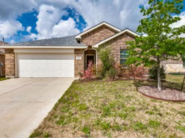 8921 Prairie Dawn Dr, Fort Worth, TX 76131