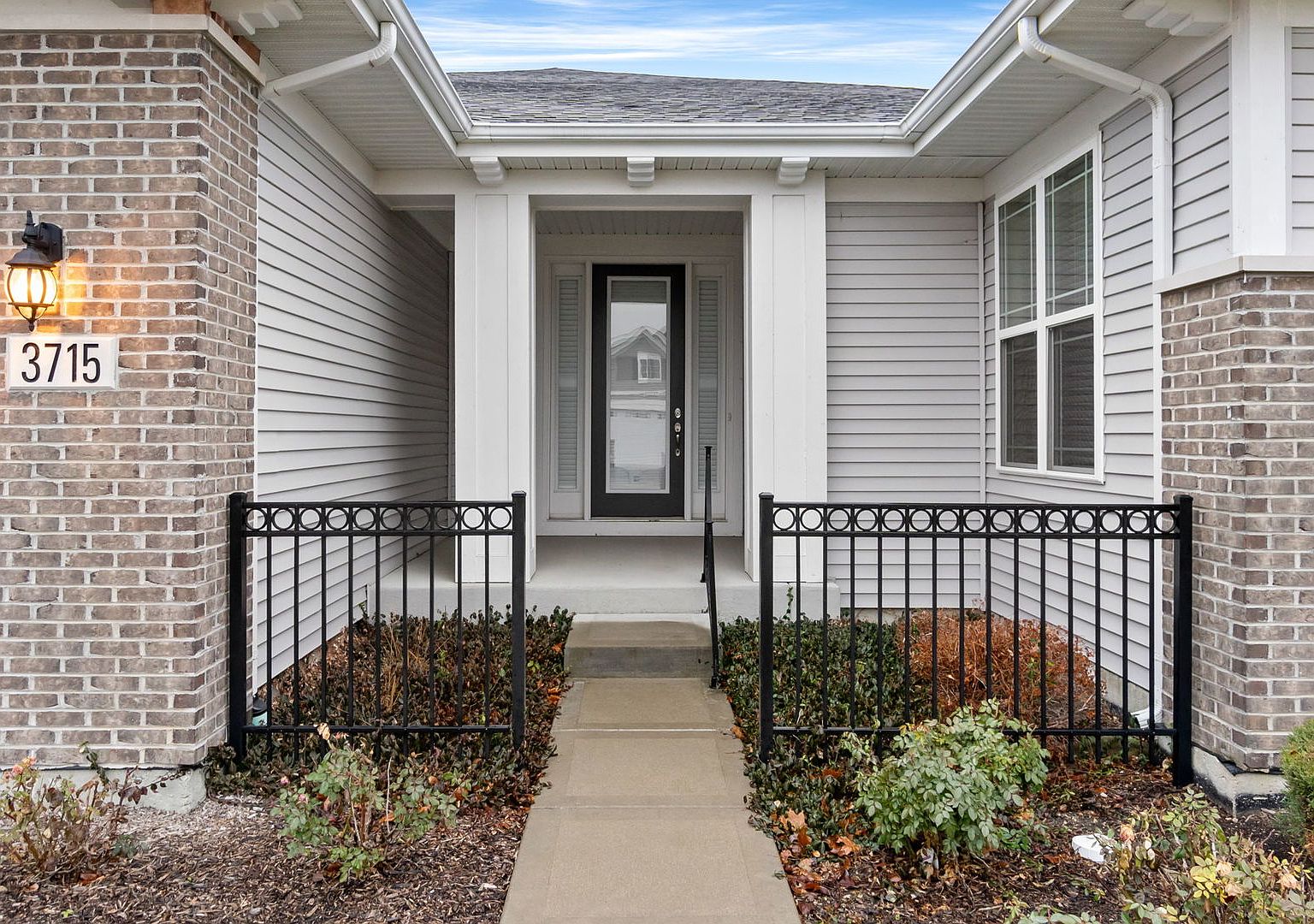 3715 Chesapeake Ln