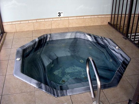 Hot tub
