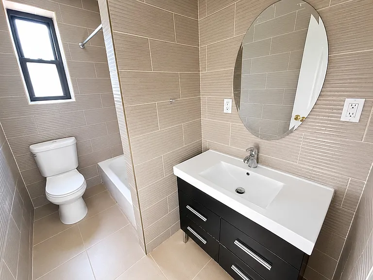 74 Lenox Ave — Photo 4