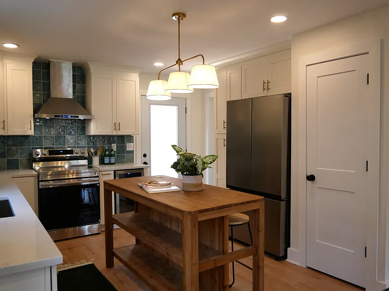129 Harrington Ave — Photo 5