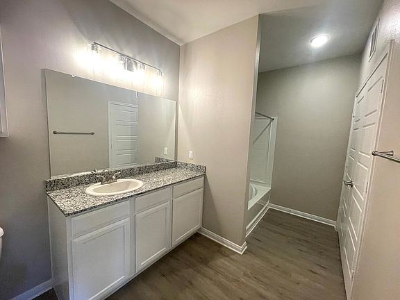 5th image of 300 Willow Grove Way #5411