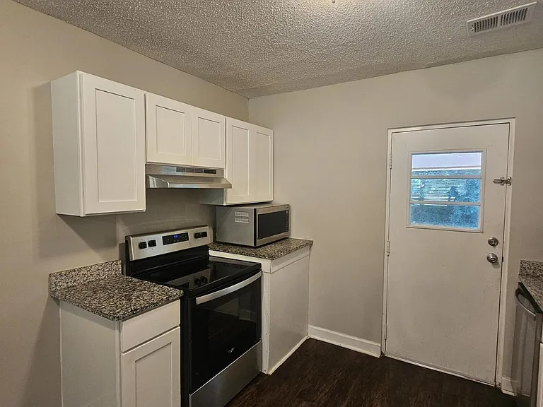 3623 Bowling Dr — Photo 6