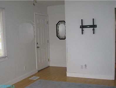 4th image of 357 Middle Dr