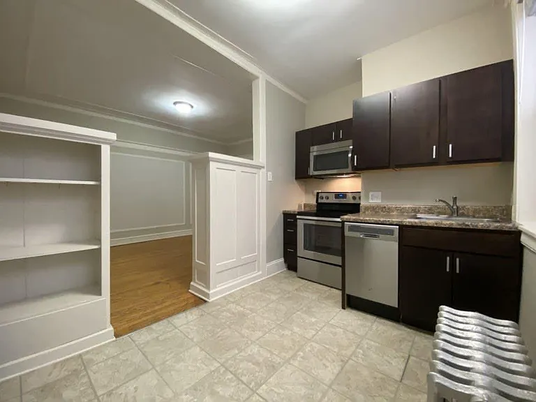 801 W Cornelia — Photo 32