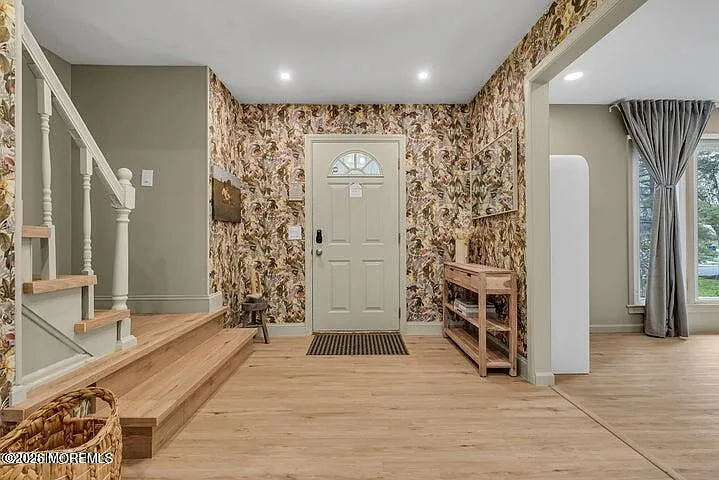 4 bed, 2.5 bath, 2198 sqft, $5,200 — Photo 4