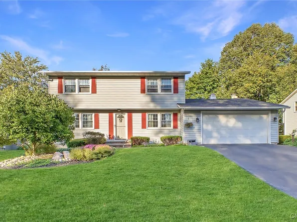 7488 Apache Ln, Liverpool, NY 13090