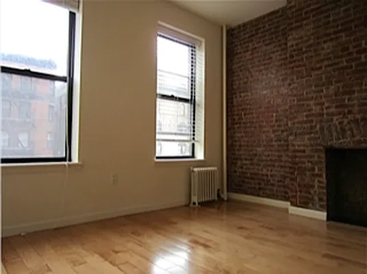 Rented by Urban Real Estate Property Group Inc | media 25