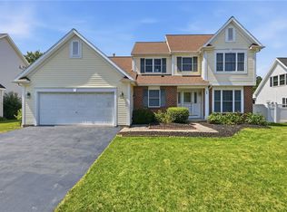 88 Hamlin Dr, Canandaigua, NY 14424