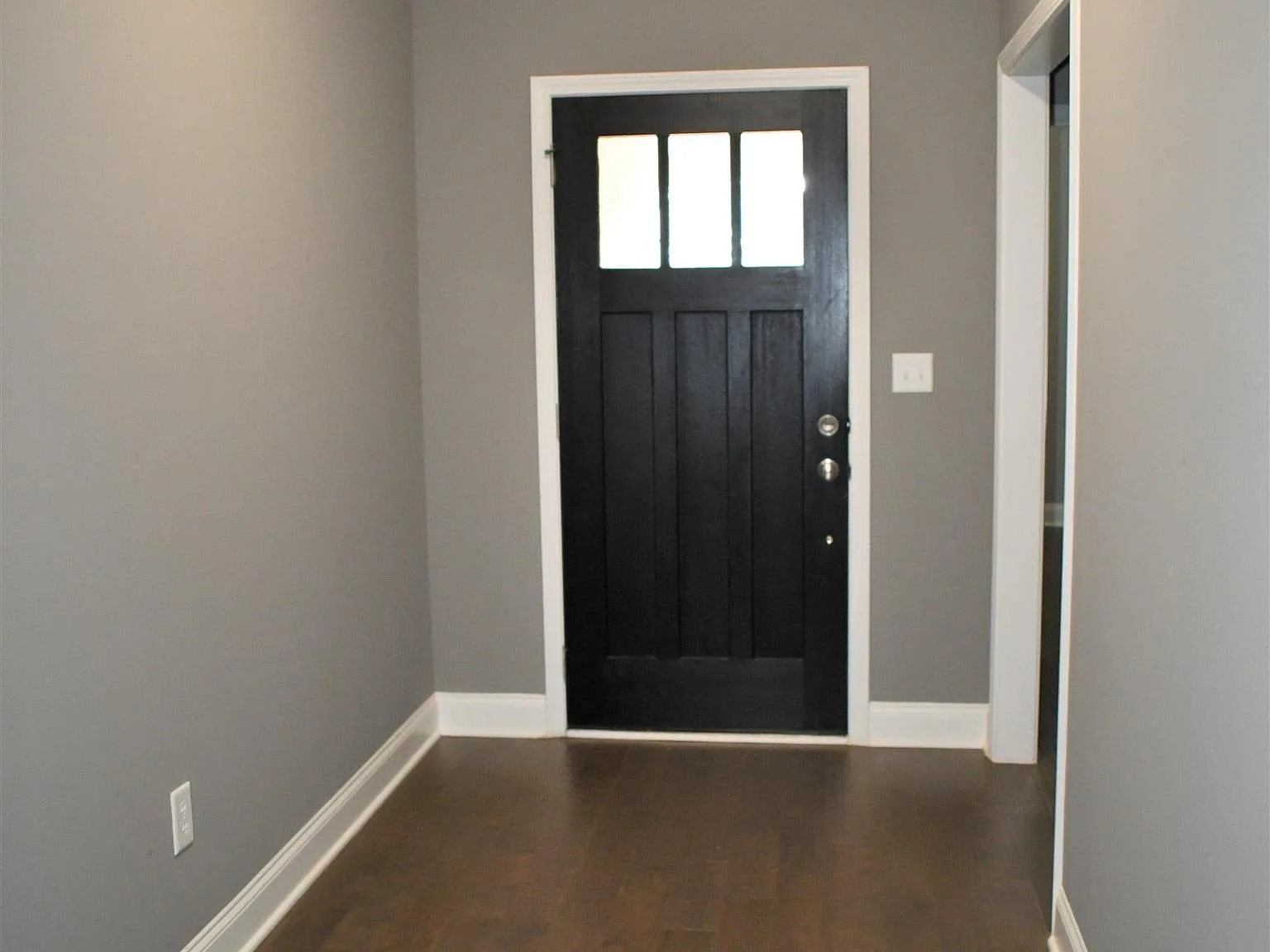 4 bed, 3.0 bath, 2507 sqft, $2,400 — Photo 3