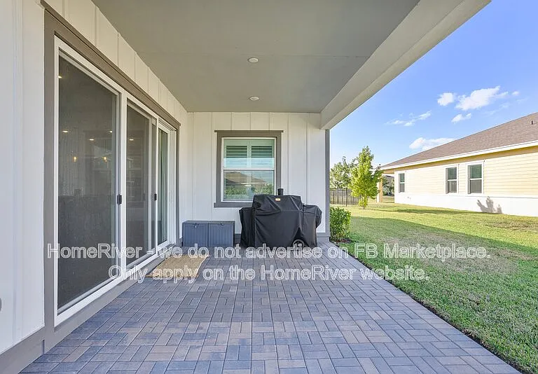 19043 Broad Shore Walk — Photo 9