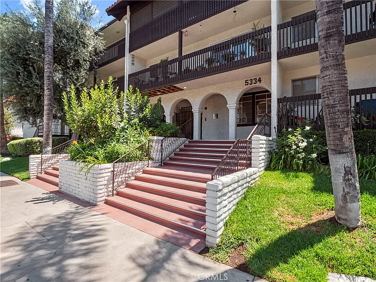 5334 Lindley Ave #319 — Photo 49