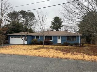 1082 Davis Ave, Killingly, CT 06239