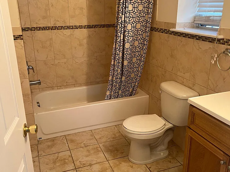 30 Gillette Pl #1 — Photo 5