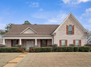 7838 Alexanders Crossing Dr, Olive Branch, MS 38654
