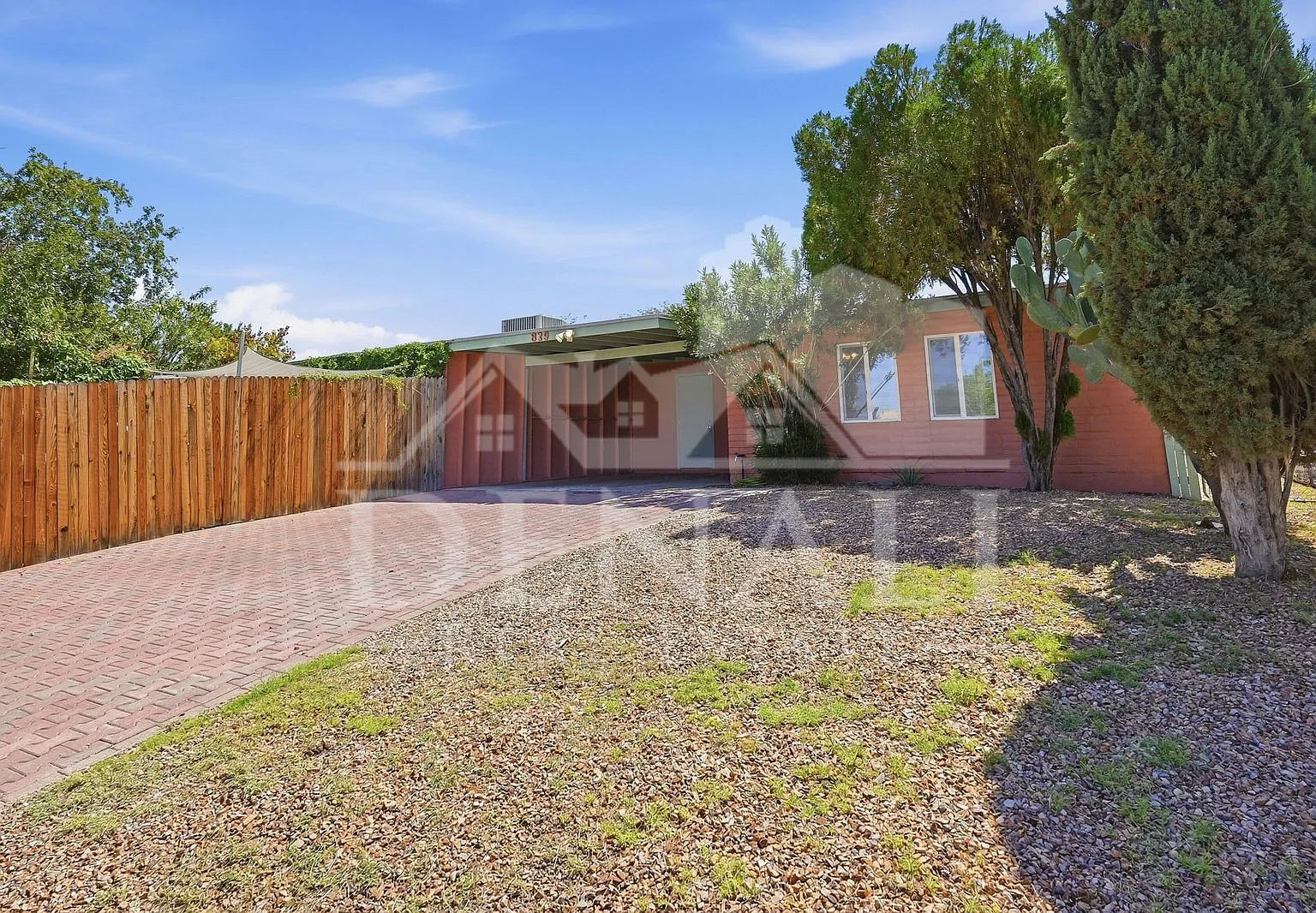 4 bed, 2.0 bath, 1285 sqft, $1,795 — Photo 1