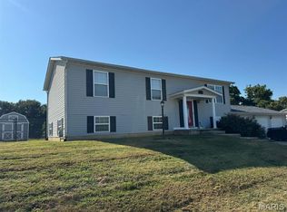 23321 Lake Dr, Elsah, IL 62028