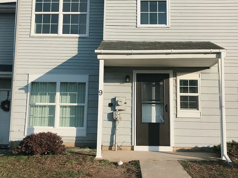 9 Stark Ct — Photo 1