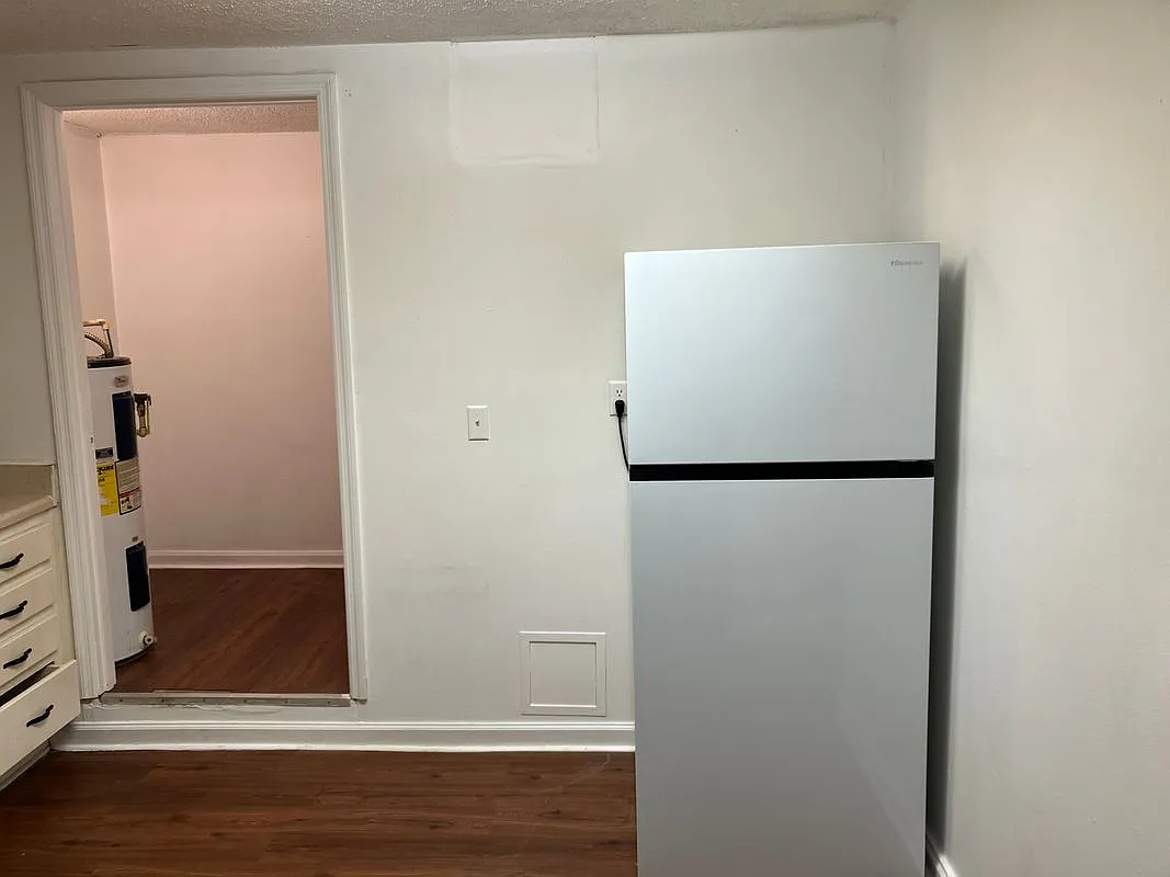 2 bed, 1.0 bath, 700 sqft, $875 — Photo 3
