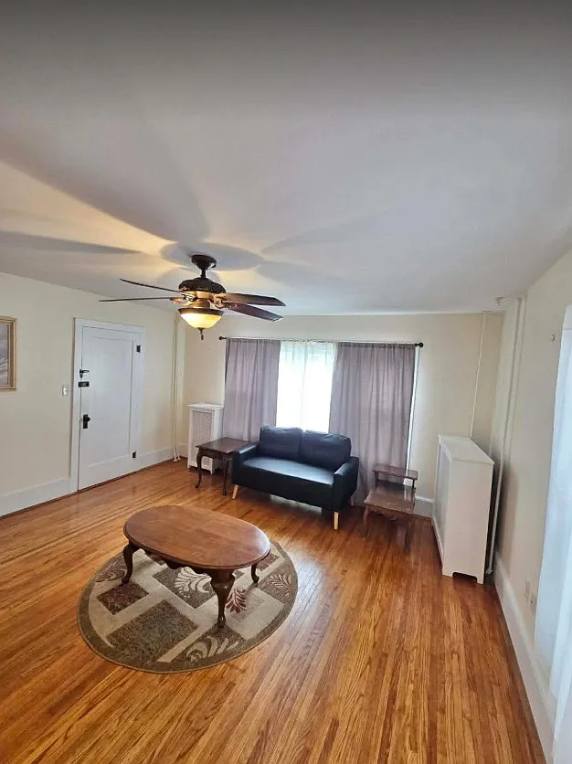 3 bed, 1126 sqft, $1,695 — Photo 3