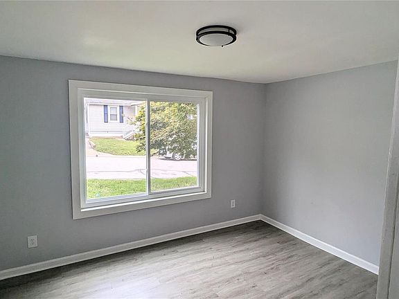5th image of 155 Becker Dr
