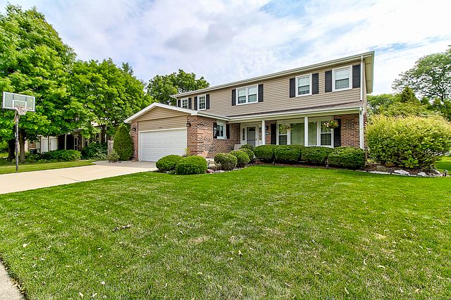 1st image of 3215 Carriage Way Dr