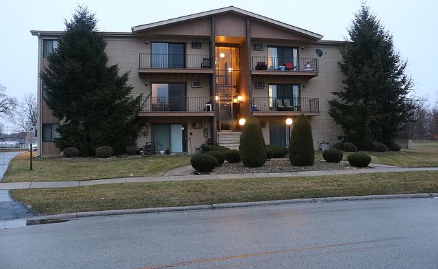 1st image of 12825 Carriage Ln APT 3D