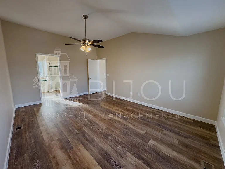 1461 Grass Valley Dr — Photo 17