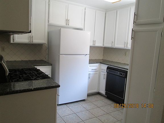 4th image of 7050 Vassar Ave Unit 16